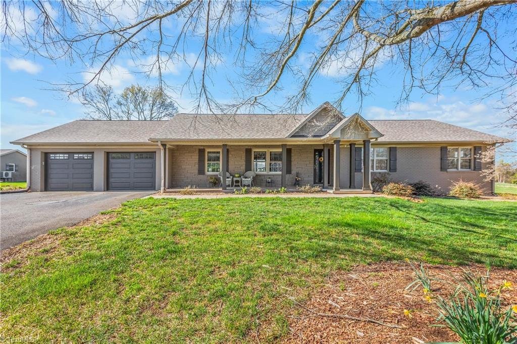 House in Jonesville, North Carolina, United States 4 - 17600317