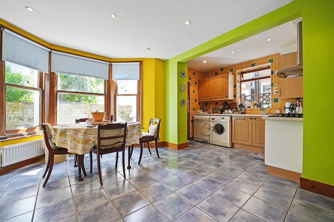 House in Ealing (London Borough of Ealing), Ealing, England 3 - 17611973