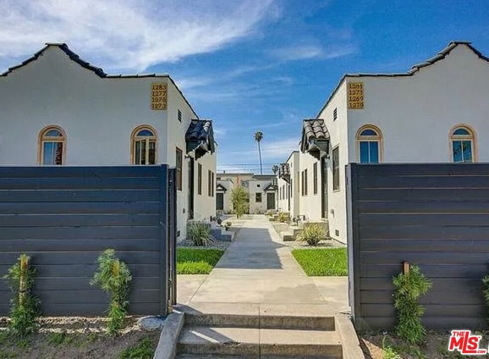 Los Angeles, California, United States 1 - 17605772