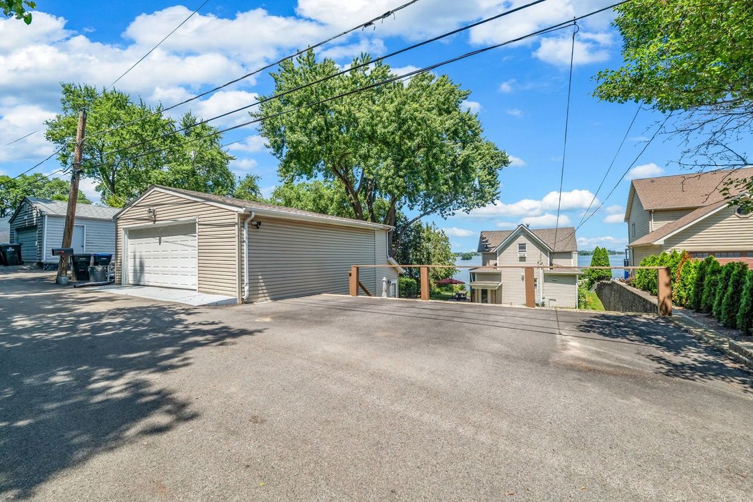 House in Johnsburg, Illinois, United States 4 - 17611026