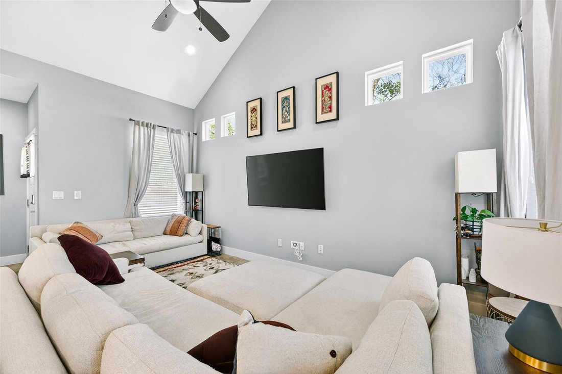 Condo in Austin, Texas, United States 5 - 17610024