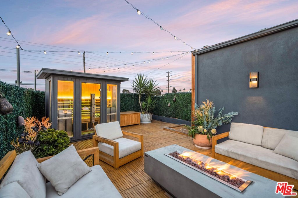 House in Los Angeles, California, United States 4 - 17606046