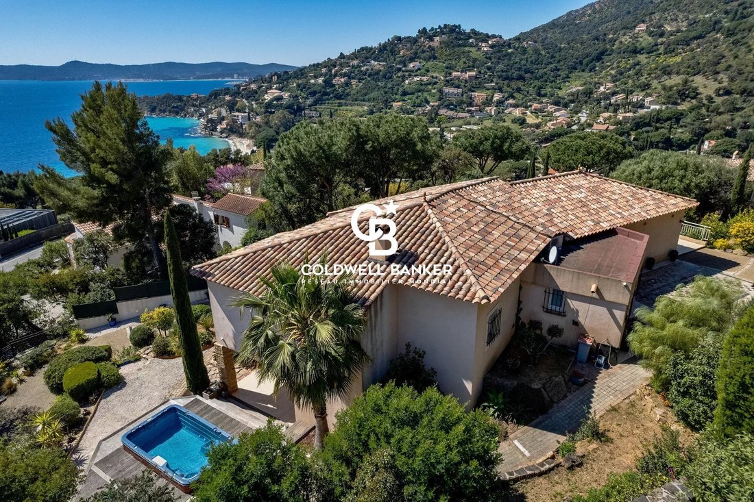 Villa in Le Lavandou, Provence-Alpes-Côte d'Azur, France 1 - 17602595