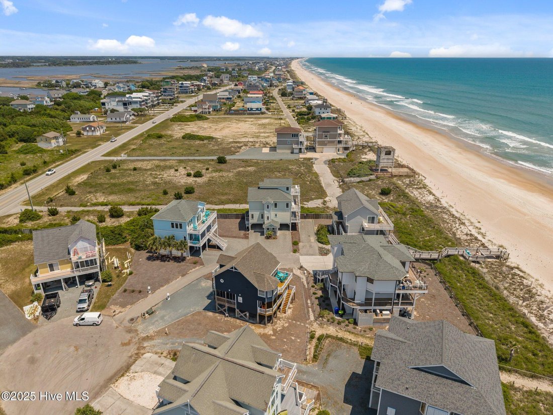 House in North Topsail Beach, North Carolina, United States 2 - 17606382