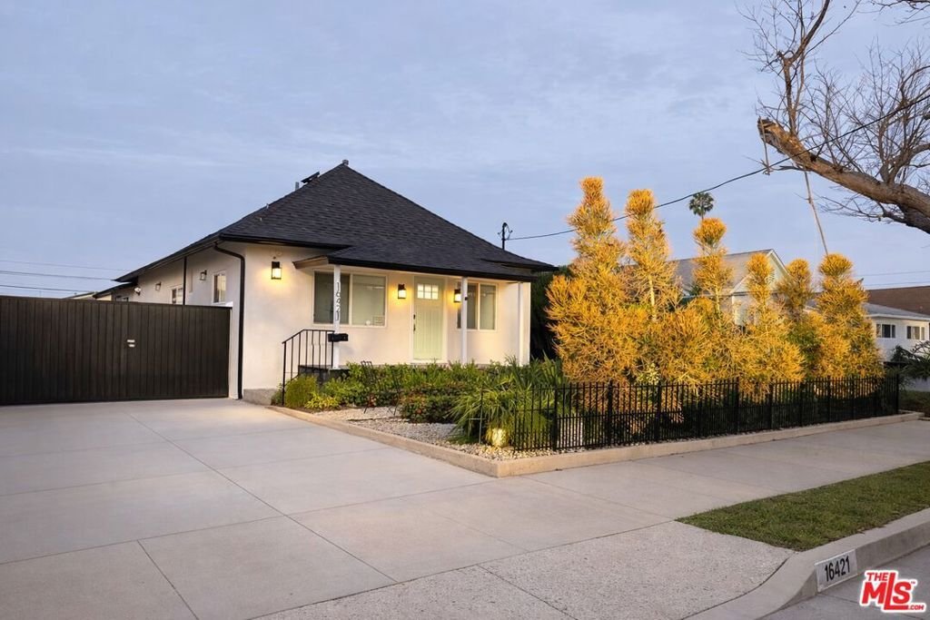 House in Gardena, California, United States 5 - 17606324