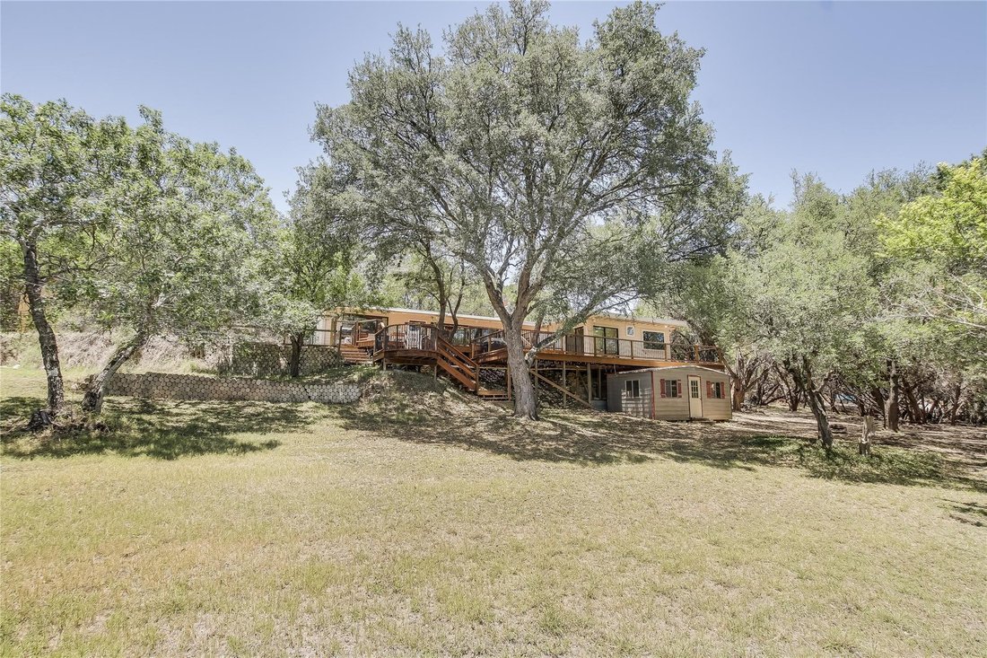 House in Jonestown, Texas, United States 5 - 17611751