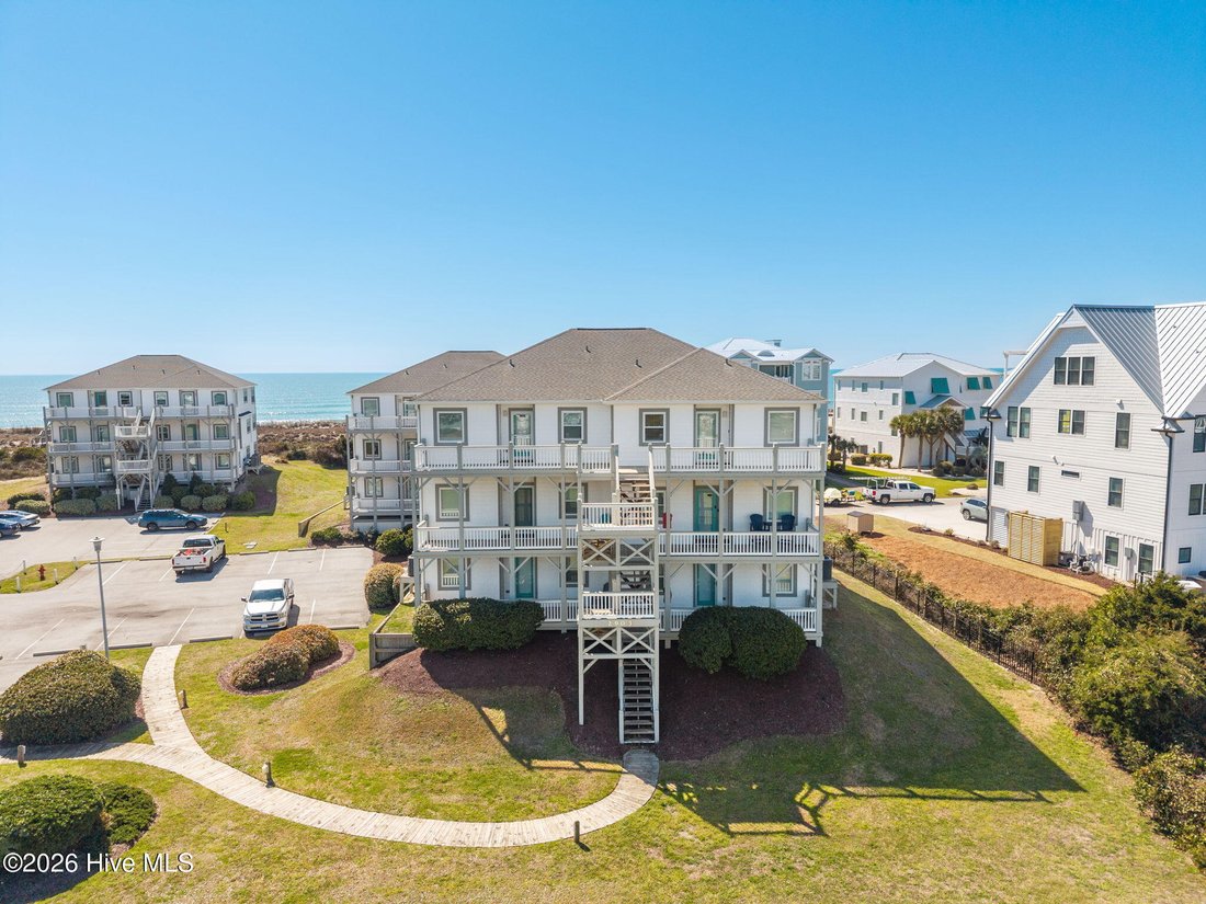 Condo in Emerald Isle, North Carolina, United States 1 - 17606588