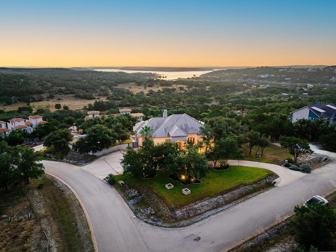 House in Spicewood, Texas, United States 1 - 17611745