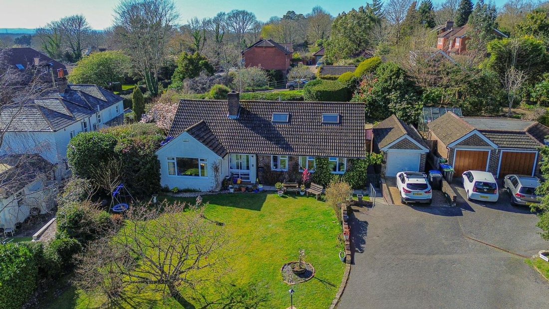 House in Bolney, England 1 - 17602083