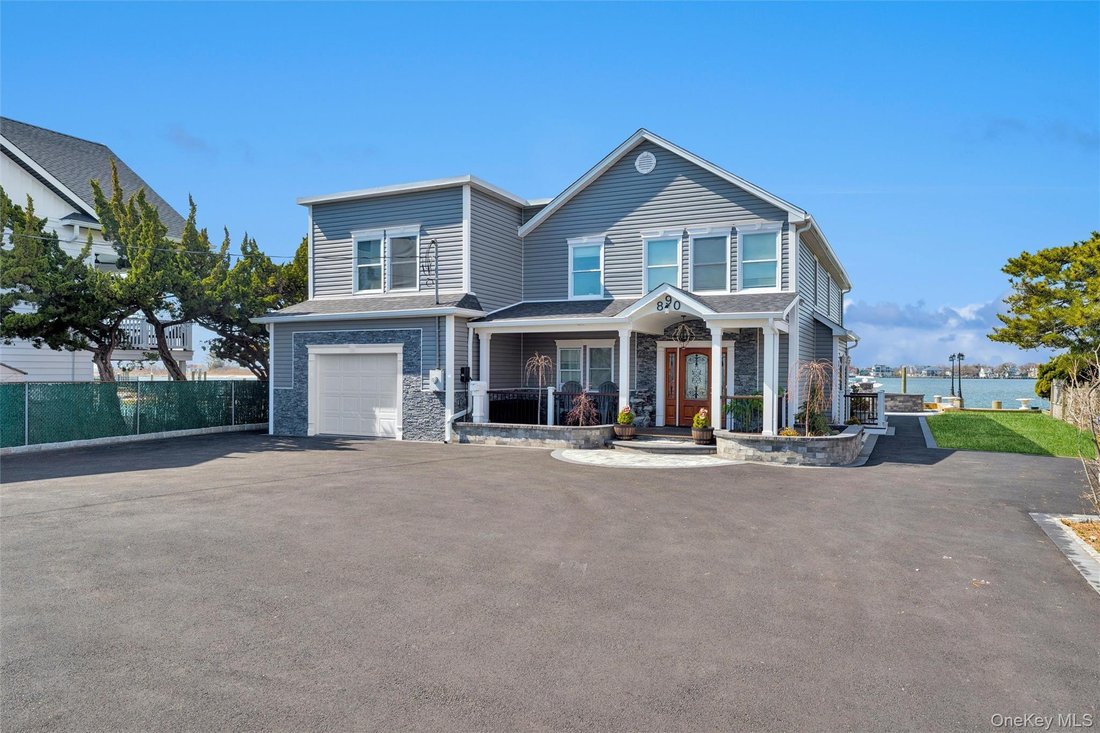 House in Freeport, New York, United States 1 - 17602514