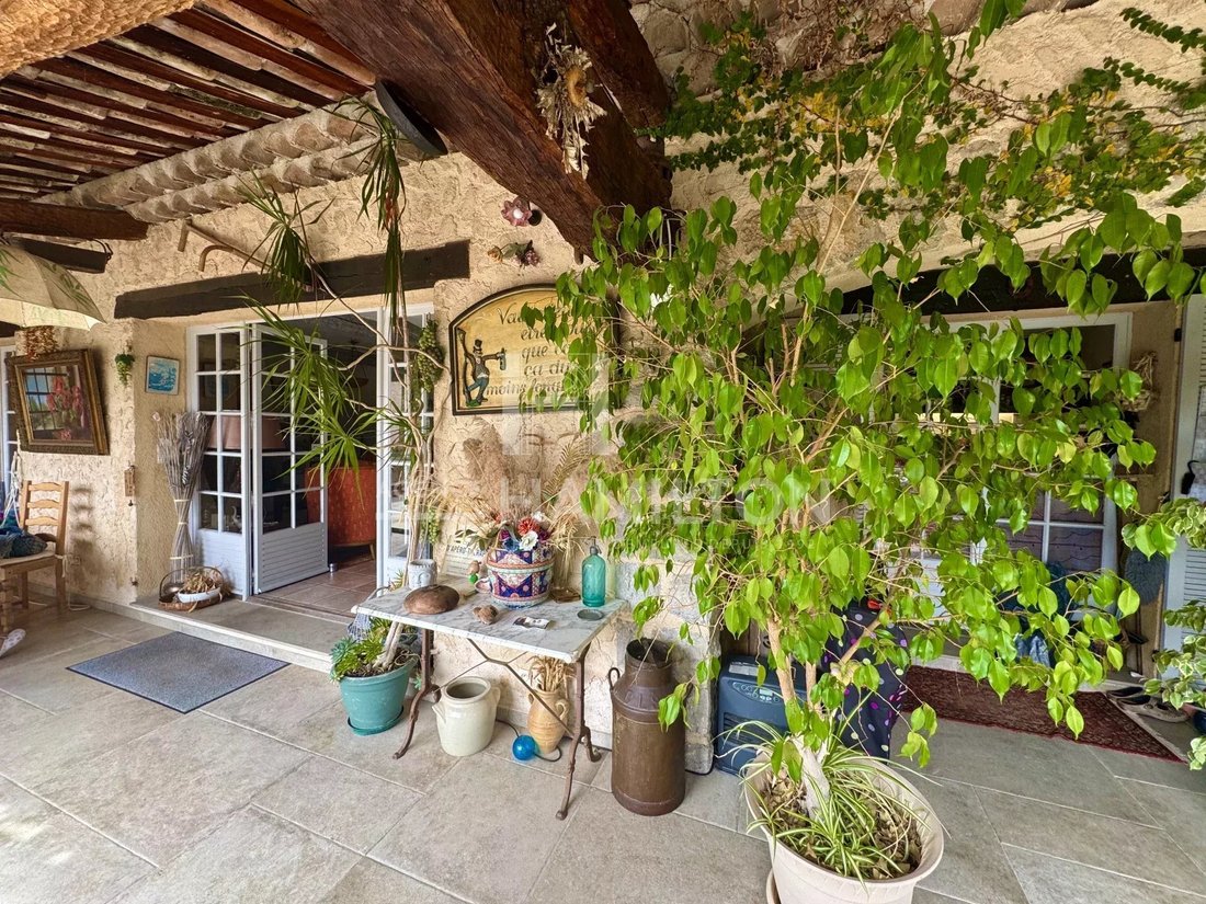House in Châteauneuf-Grasse, Provence-Alpes-Côte d'Azur, France 3 - 17602531