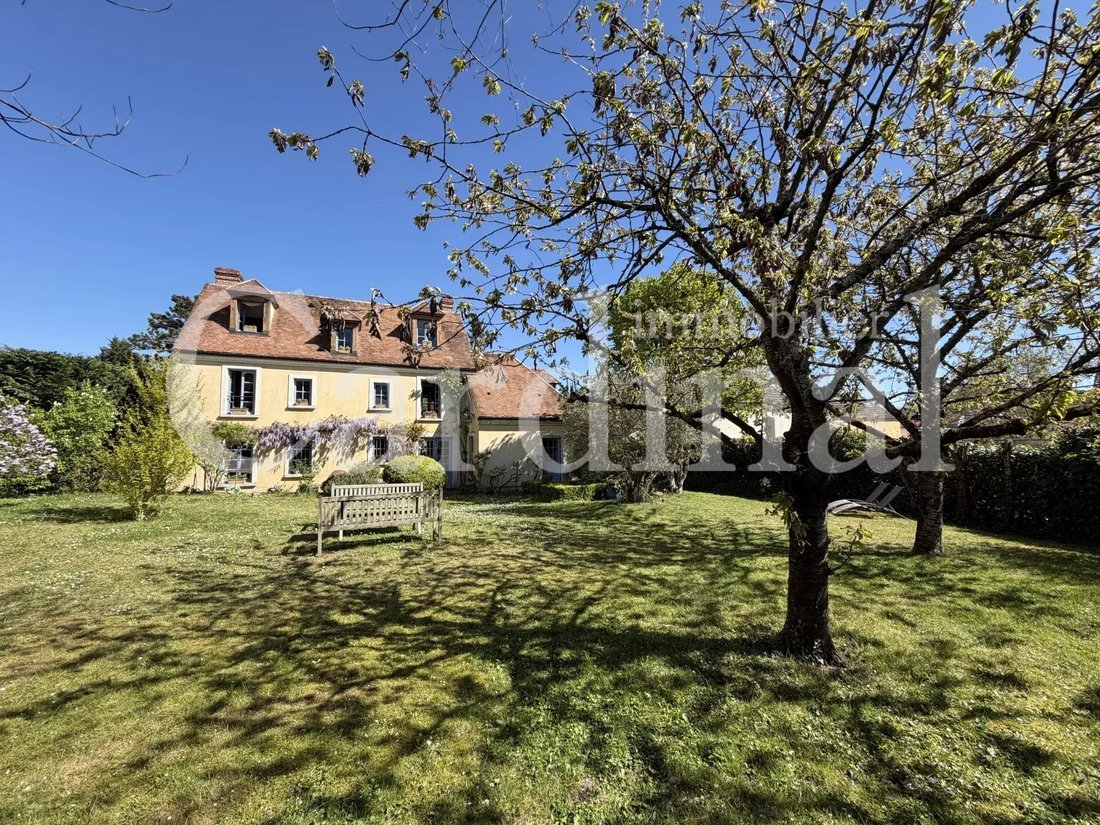 House in Bailly, Ile-de-France, France 3 - 17598457