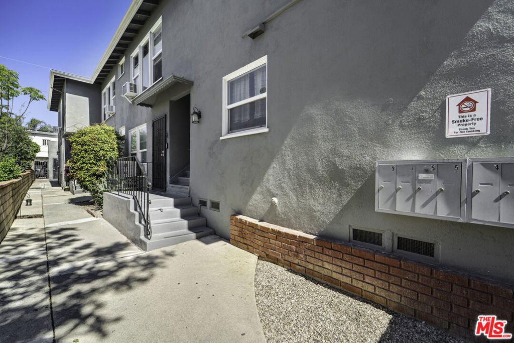 Los Angeles, California, United States 4 - 17606059
