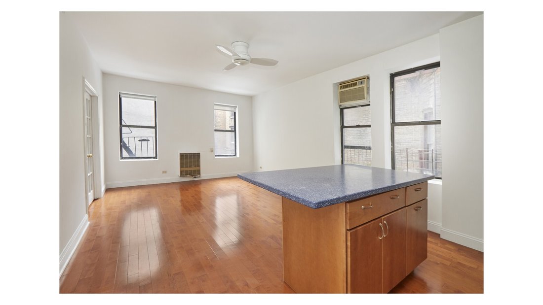 Co Op in New York, New York, United States 3 - 17071070