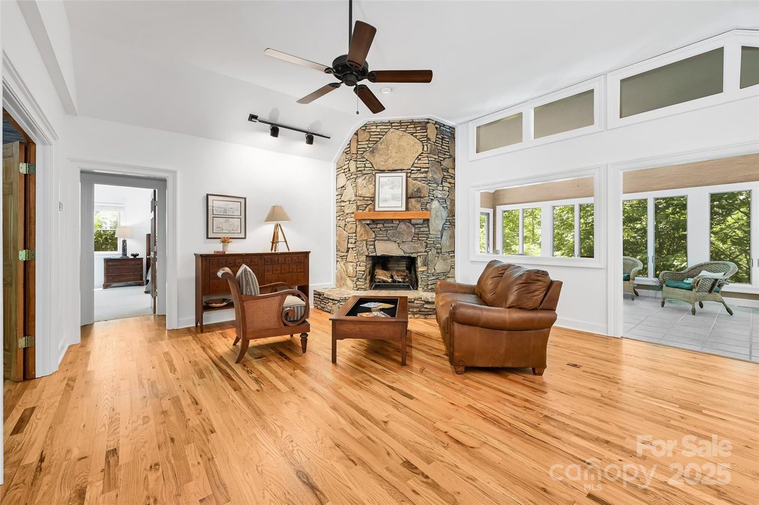 House in Laurel Park, North Carolina, United States 4 - 17598682