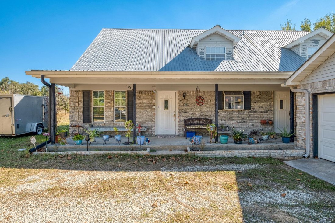 House in Elgin, Texas, United States 5 - 17611249