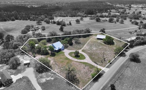 House in Giddings, Texas, United States 1