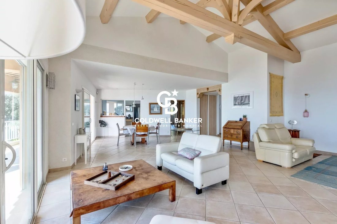 Villa in Le Lavandou, Provence-Alpes-Côte d'Azur, France 4 - 17602595
