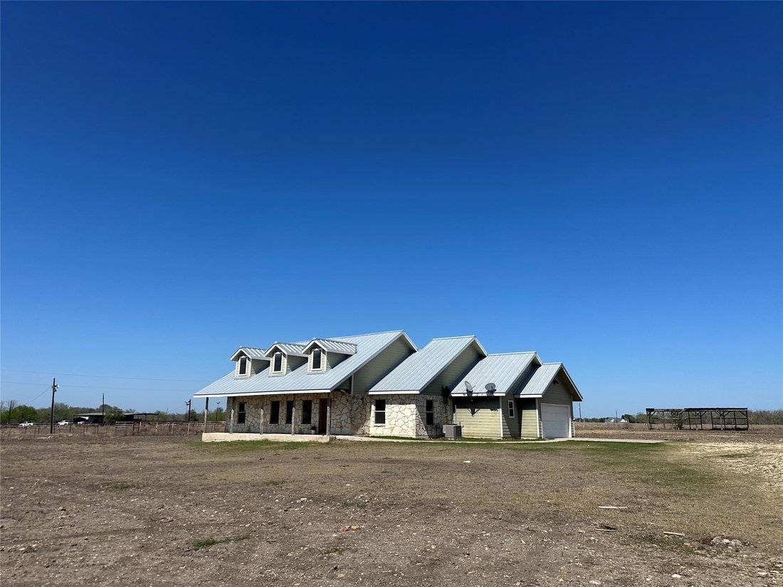House in Martindale, Texas, United States 3 - 17609947