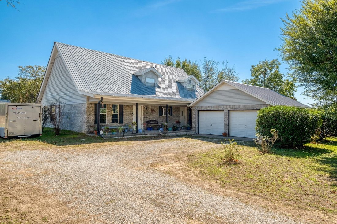 House in Elgin, Texas, United States 3 - 17611249