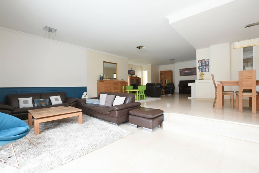 House in Les Essarts-le-Roi, Ile-de-France, France 5 - 17612258