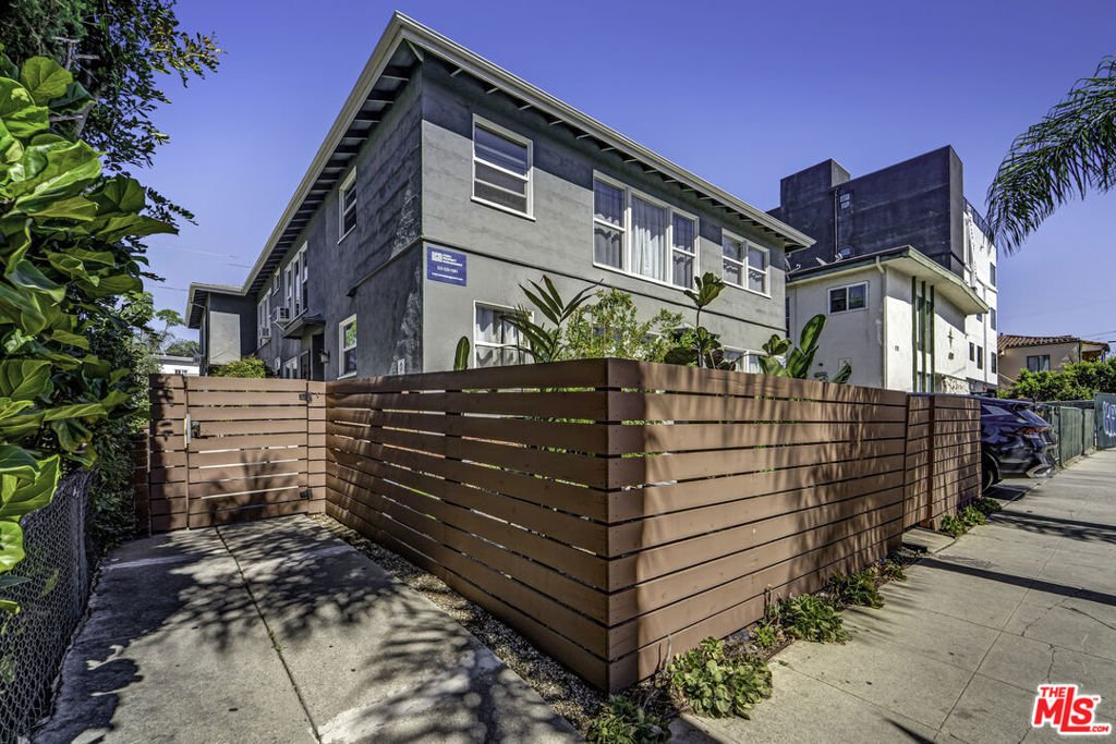 Los Angeles, California, United States 1 - 17606059
