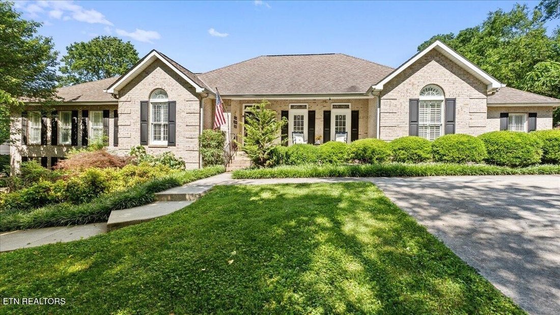 House in Athens, Tennessee, United States 1 - 17607143