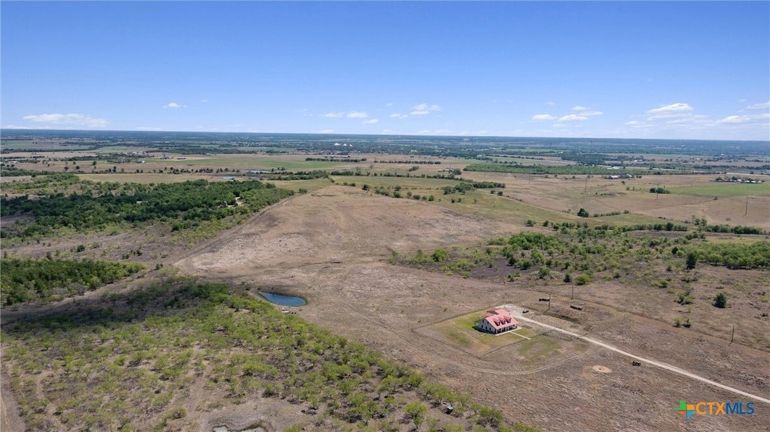 House in Thrall, Texas, United States 4 - 17601373