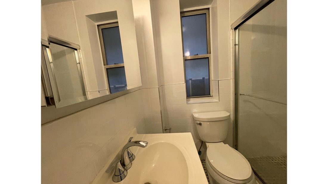 New York, New York, United States 5 - 17602609