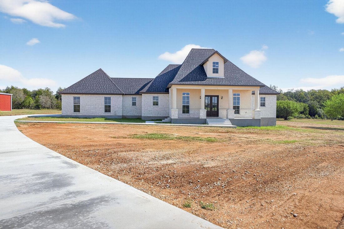 House in Elgin, Texas, United States 2 - 17610340
