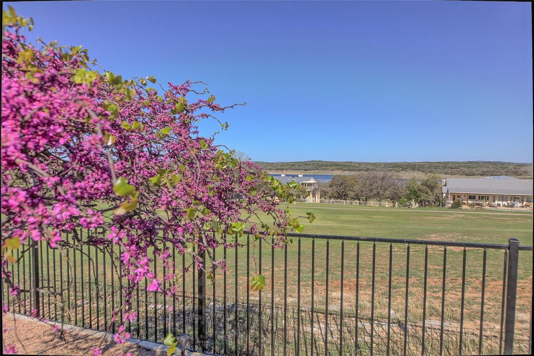 House in Jonestown, Texas, United States 1 - 17609772