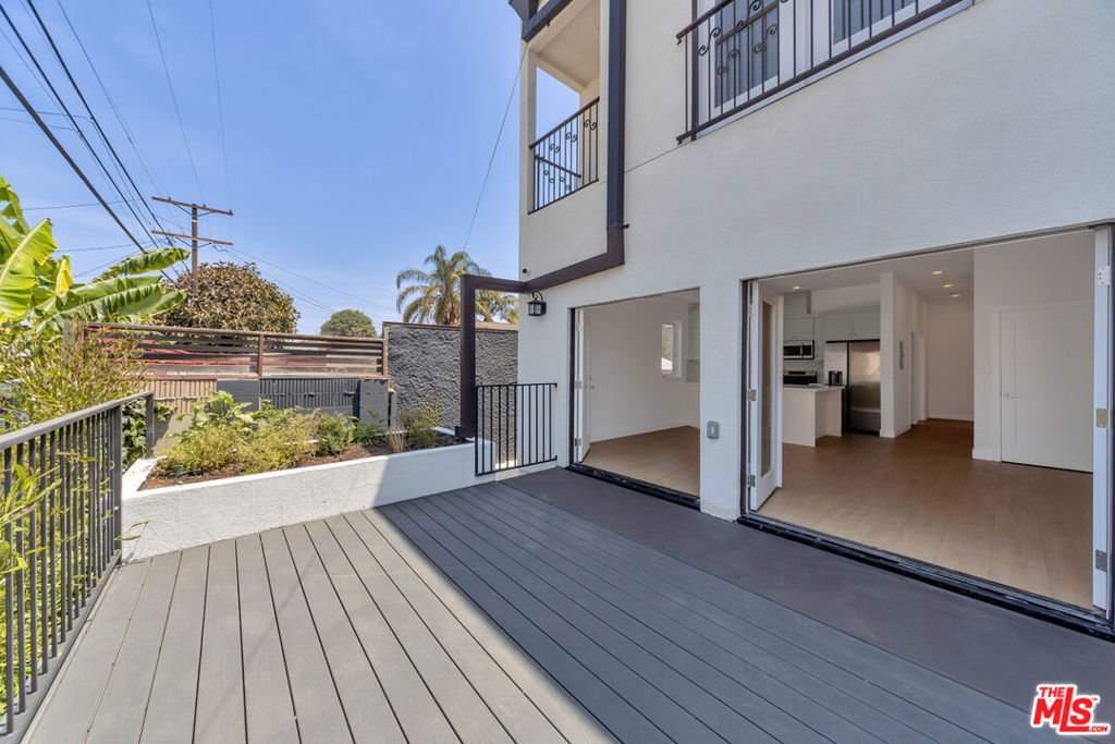 Los Angeles, California, United States 2 - 17605831