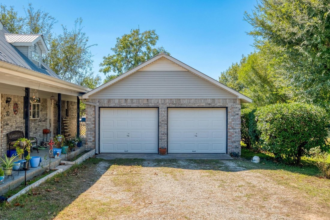 House in Elgin, Texas, United States 4 - 17611249