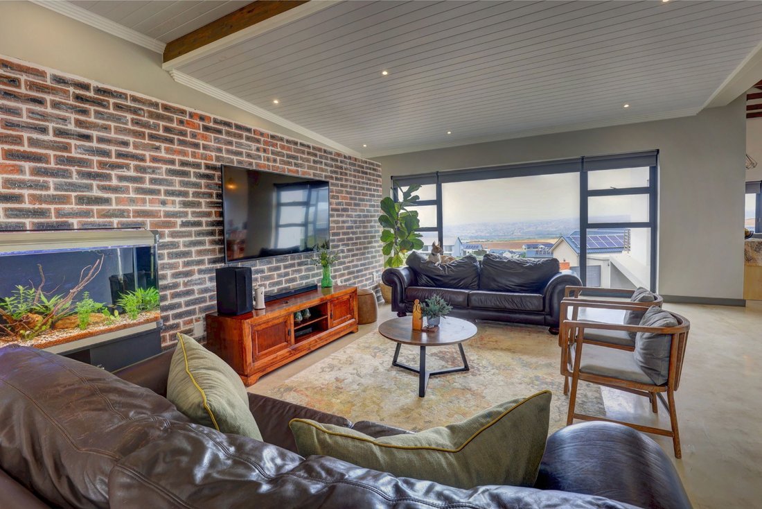 House in Mossel Bay Local Municipality, Western Cape, South Africa 3 - 17612020