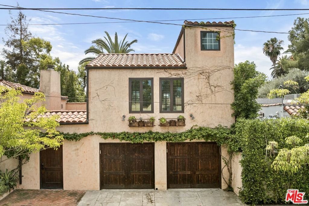 Los Angeles, California, United States 3 - 17605864