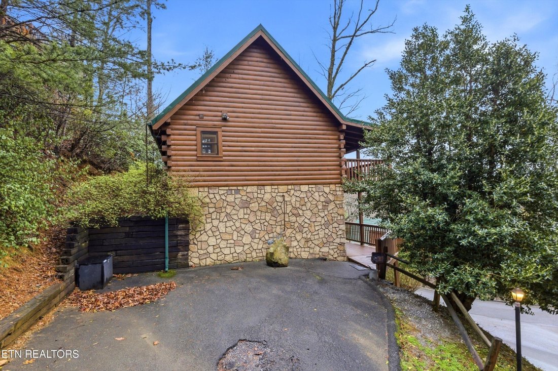 House in Gatlinburg, Tennessee, United States 3 - 17607296