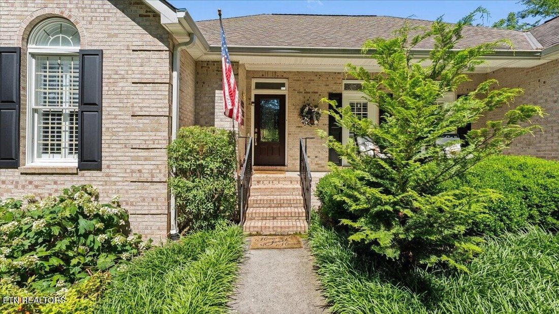 House in Athens, Tennessee, United States 2 - 17607143