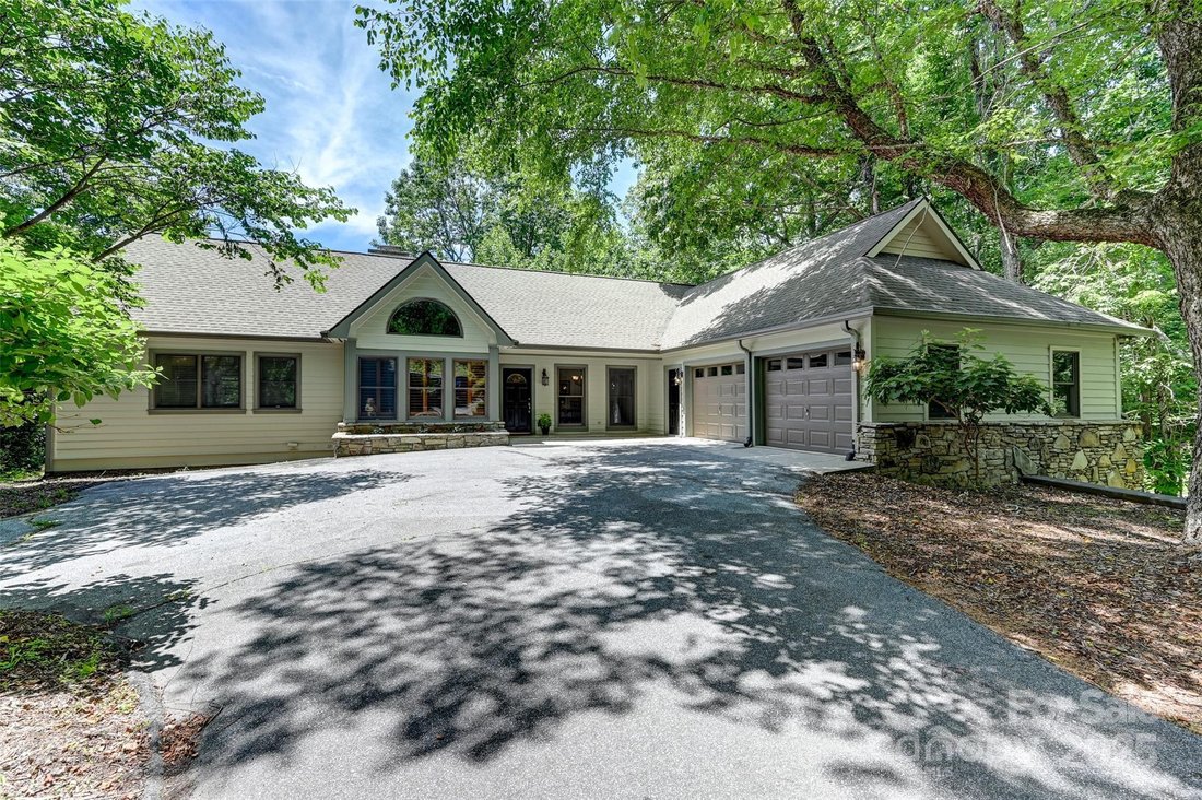 House in Laurel Park, North Carolina, United States 1 - 17598682