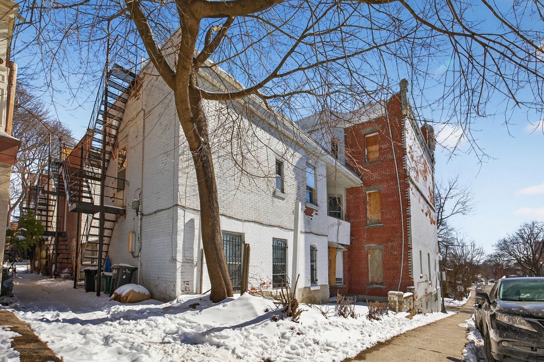 Apartment in Westmount, Quebec, Canada 4 - 17602273