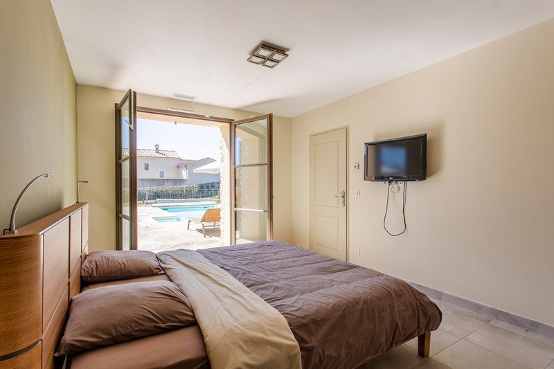 Villa in Uzès, Occitania, France 5 - 17612986