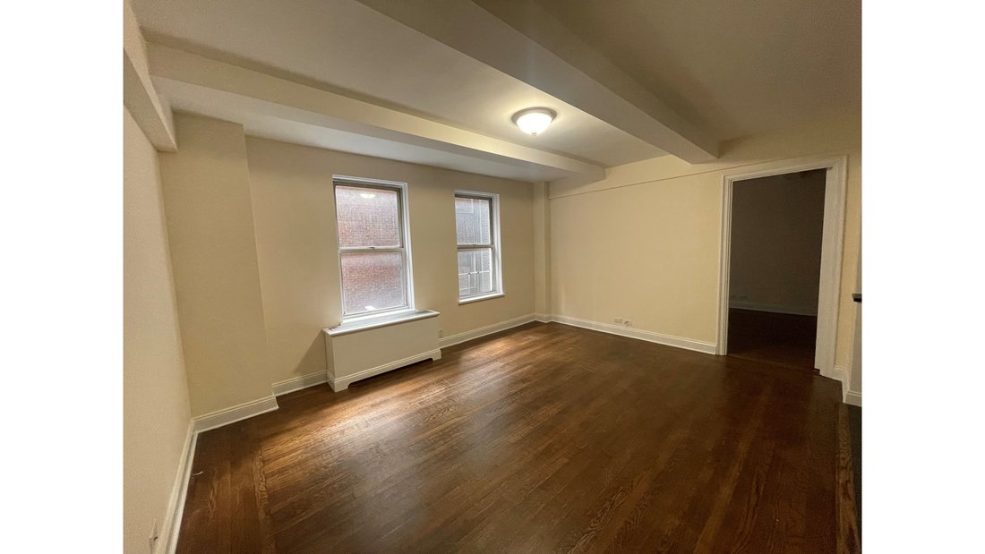 New York, New York, United States 2 - 17602609