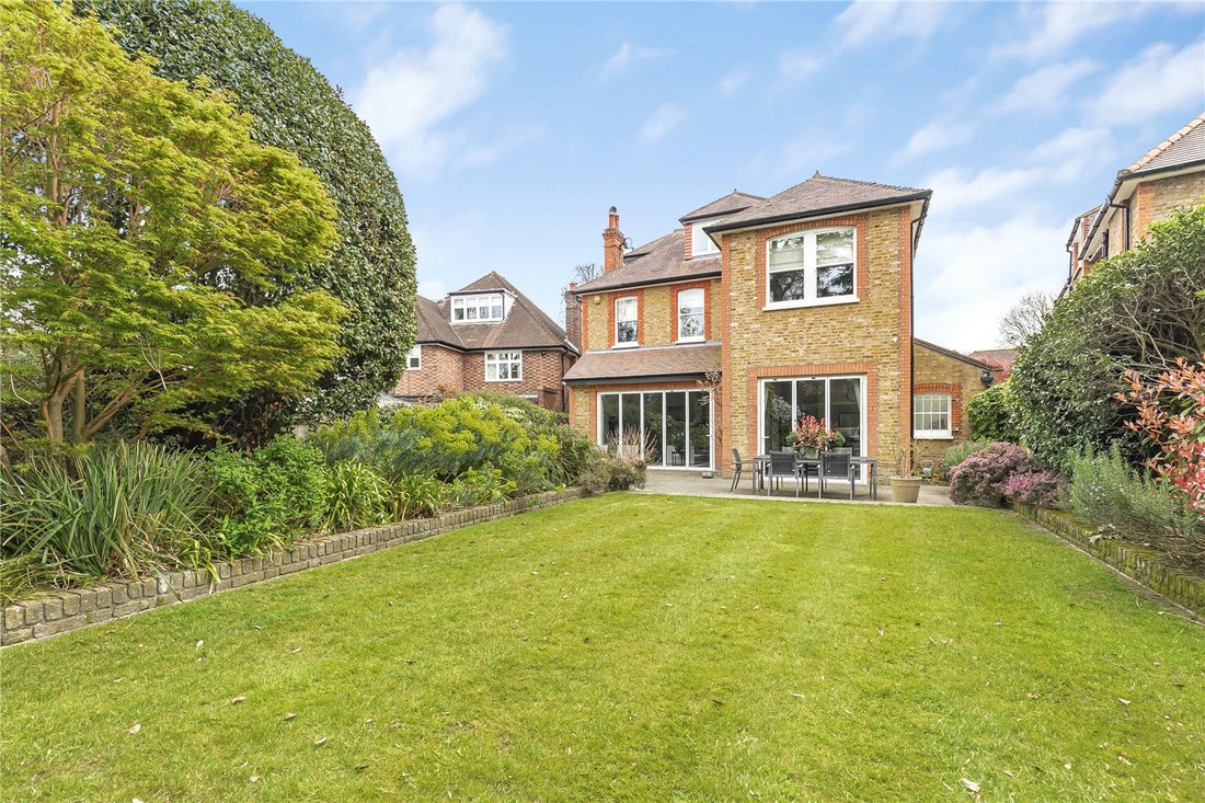House in Richmond Upon Thames, England 5 - 17332233