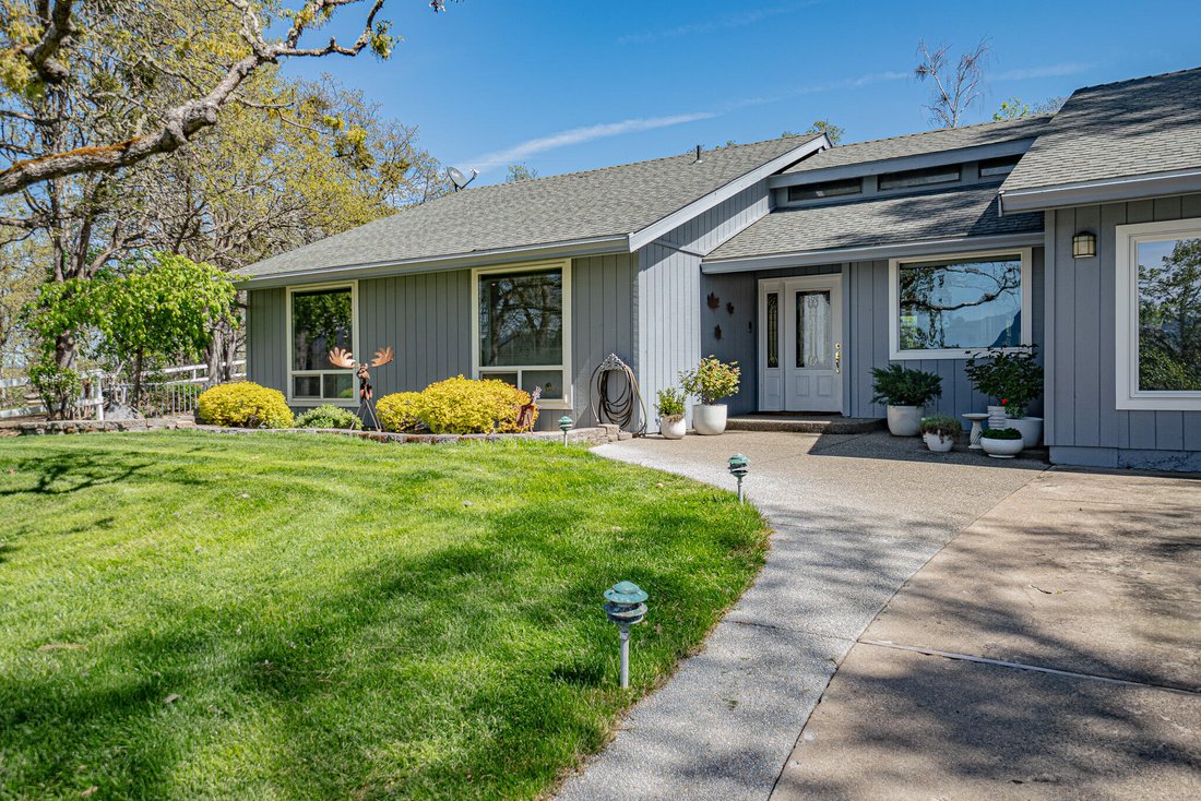 House in White City, Oregon, United States 2 - 17253780