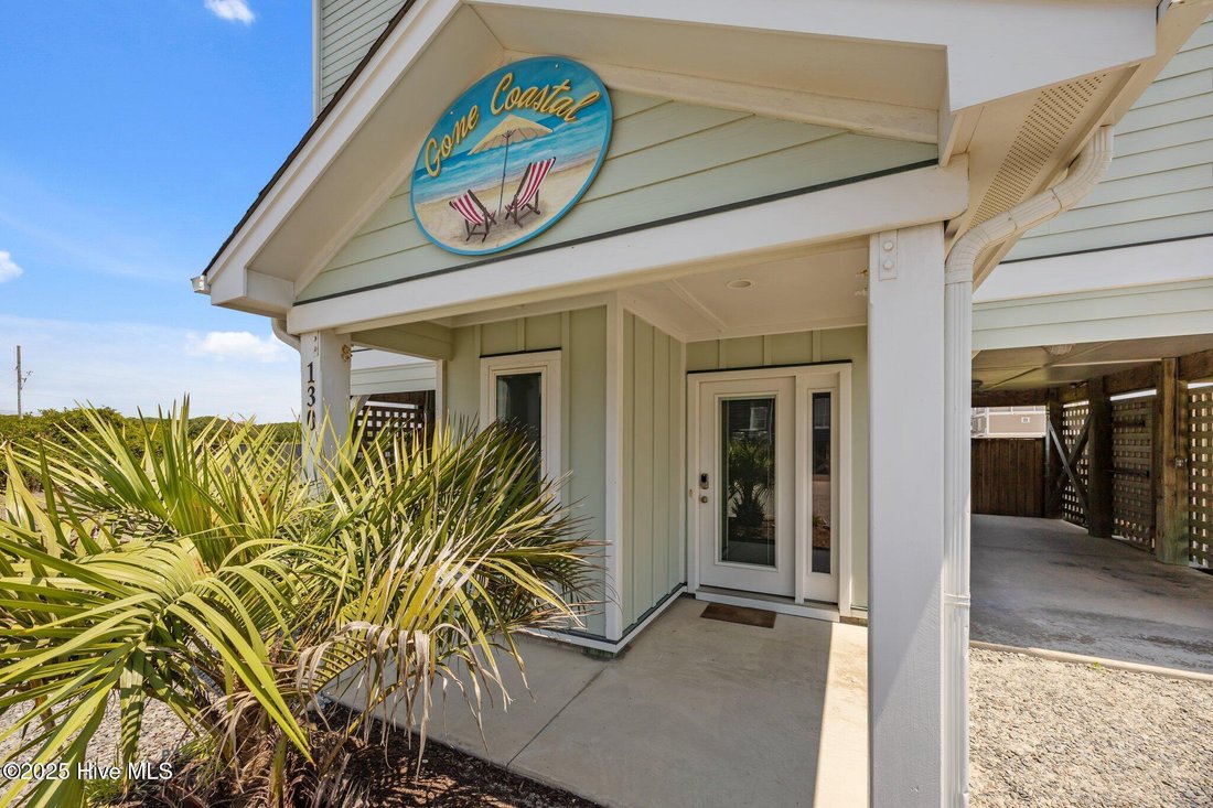 House in North Topsail Beach, North Carolina, United States 3 - 17606382