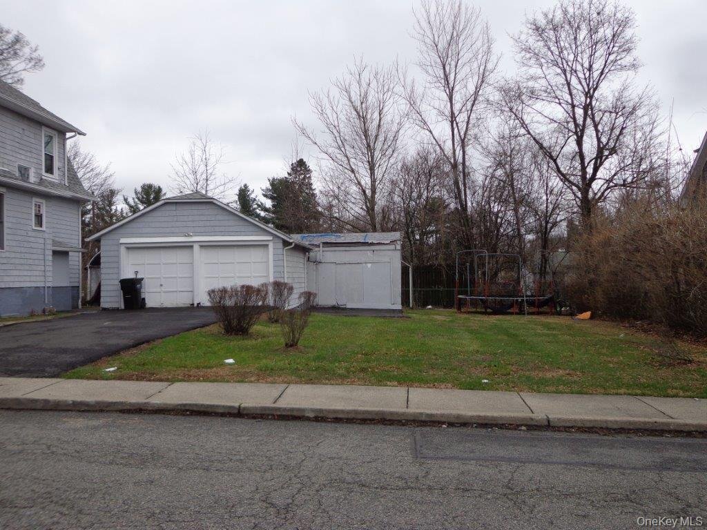 House in Airmont, New York, United States 2 - 17256821