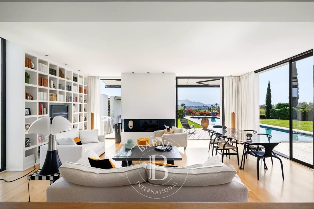 Casa en Arcangues, Nueva Aquitania, Francia 1 - 17602679