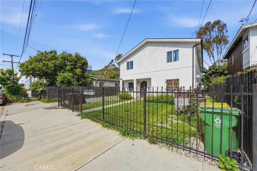 Los Angeles, California, United States 1 - 17607024