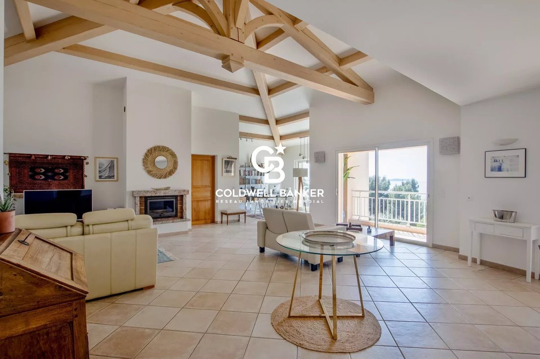 Villa in Le Lavandou, Provence-Alpes-Côte d'Azur, France 2 - 17602595