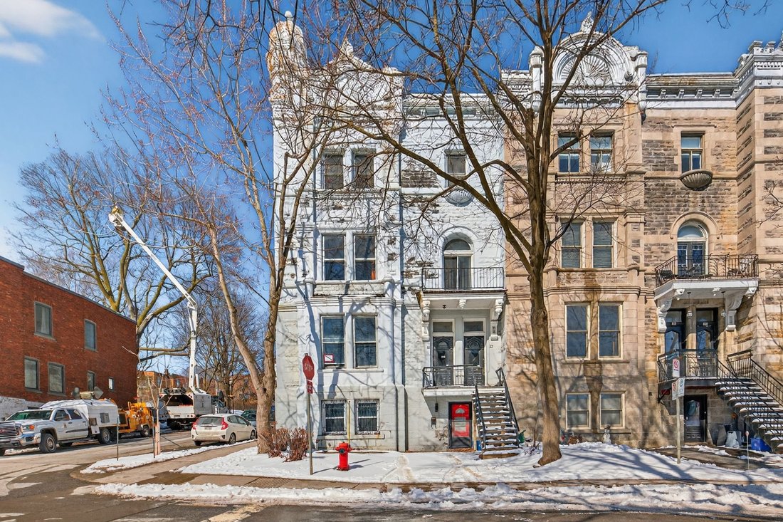 Apartment in Westmount, Quebec, Canada 2 - 17602273