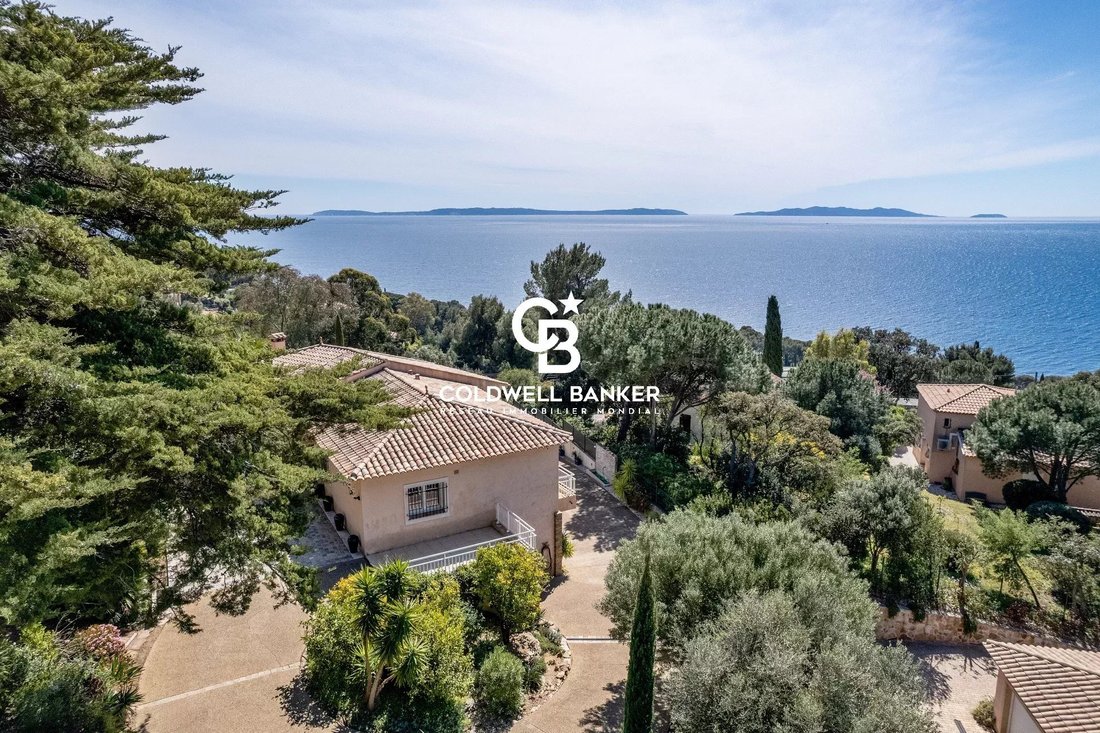 Villa in Le Lavandou, Provence-Alpes-Côte d'Azur, France 3 - 17602595